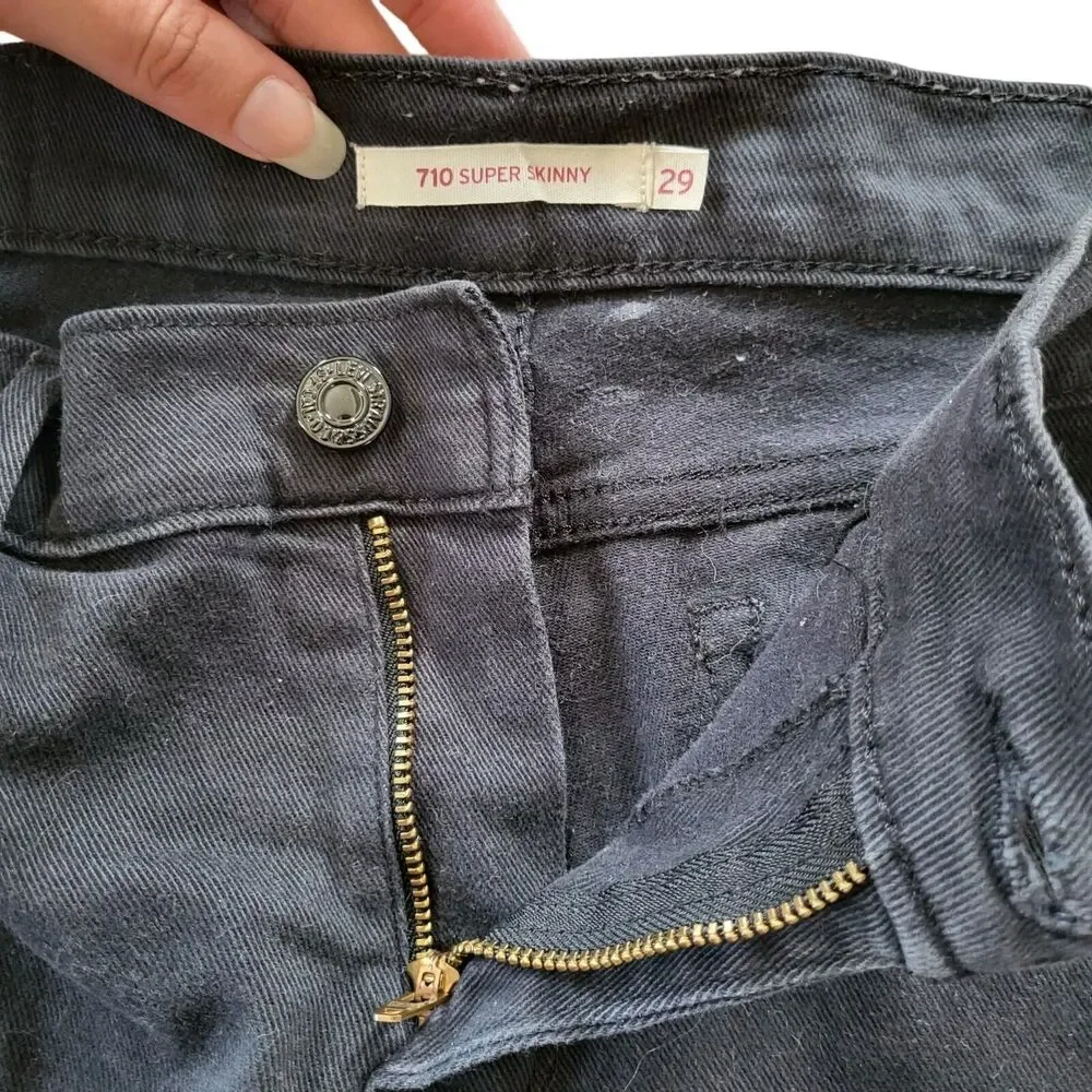 Levi's 710 super skinny solid black jeans, size 29 - Picture 4 of 6